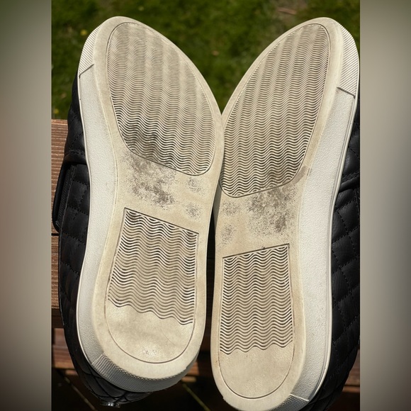 Ecentrcq Black Women’s Steve Madden Sneakers - Picture 6 of 7